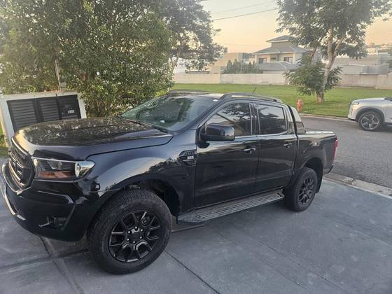 FORD RANGER 2.2 BLACK 4X2 CD 16V DIESEL 4P AUTOMÁTICO